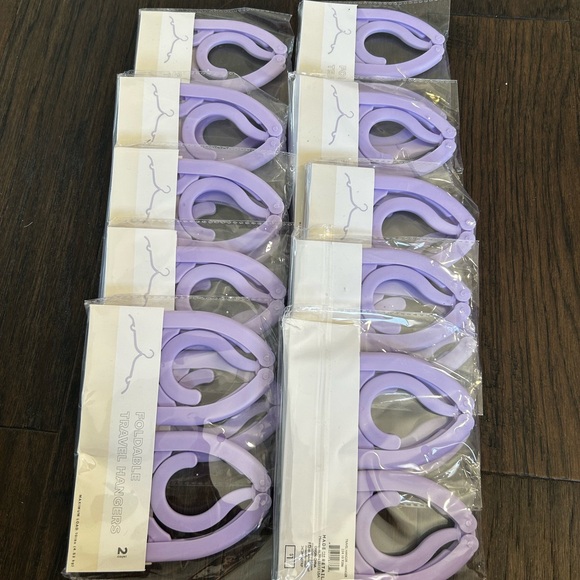 Foldable Travel Hangers in Purple 20 hangers all together - Picture 3 of 3